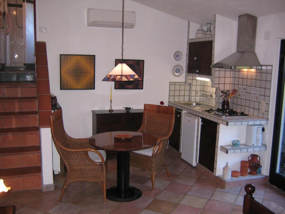 Studio-Appartment In Landhaus Mit Meerblick Porto Azzurro Exterior foto